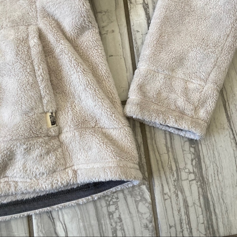 The North Face Osito 1/4 zip sweater. EUC - Picture 2 of 4
